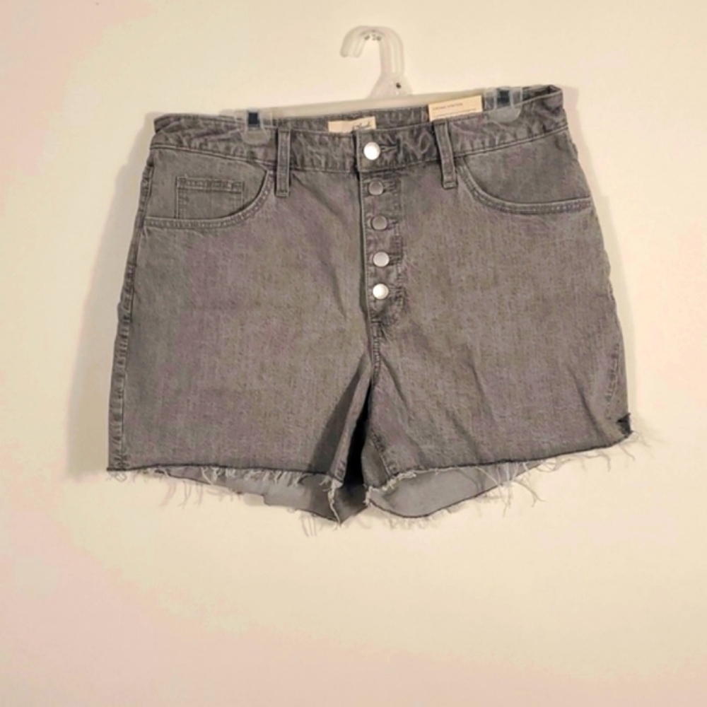 Universal Thread Gray Vintage Wash Midi Shorts Size 14W Plus NWT